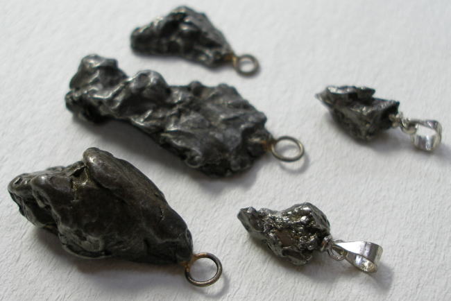 カンポデルシェロ隕石ペンダント（カンポ・デル・シエロ原隕石 